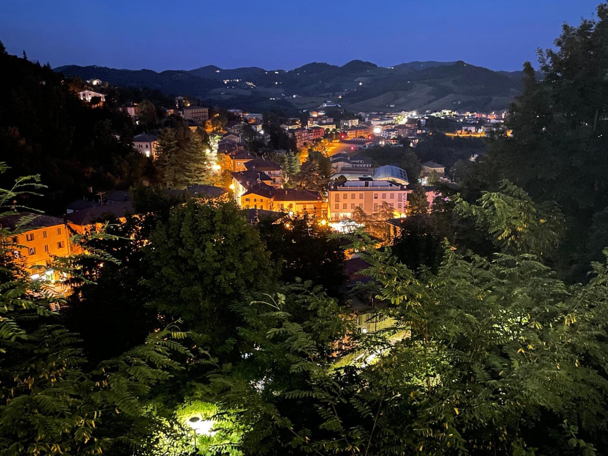 Novecento Luxury&Spa Residence 4 Stelle Montese Dış mekan fotoğraf